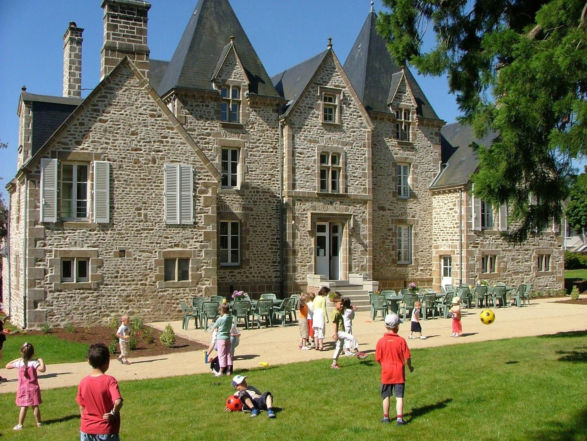 Chateau Du Bourg Saint-Denis-de-Gastines Exteriér fotografie